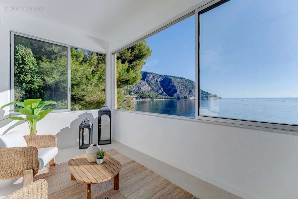 Appartement à EZE