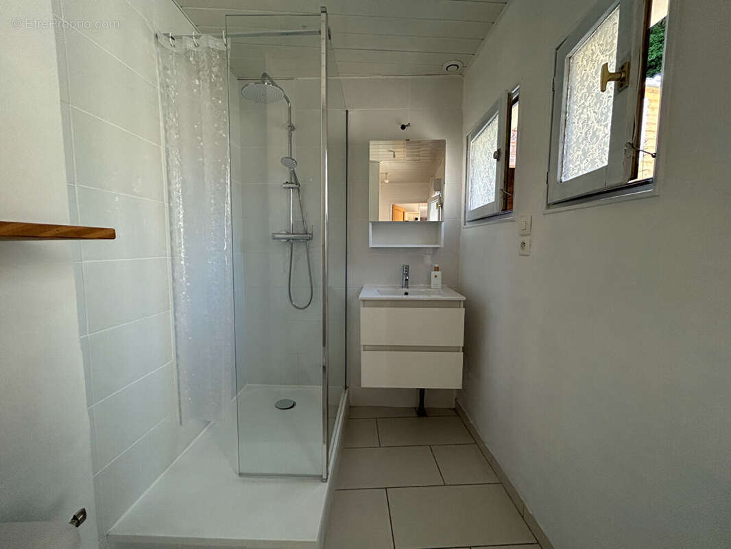À VENDRE - Maison rénovée d'environ 68 m² au sol - Picquigny - photo 5