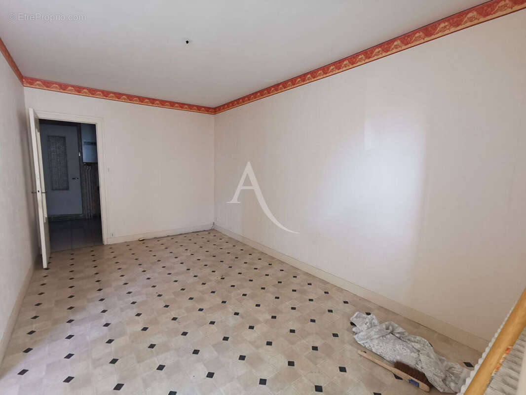 Maison à SAINT-CLAUDE-DE-DIRAY