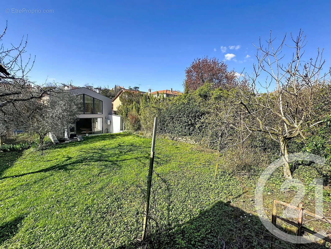 Maison à SAINTE-FOY-LES-LYON