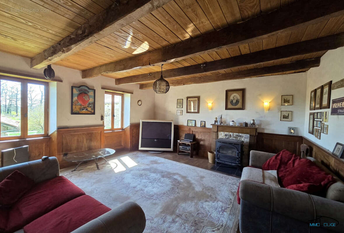 Maison à VAUREILLES