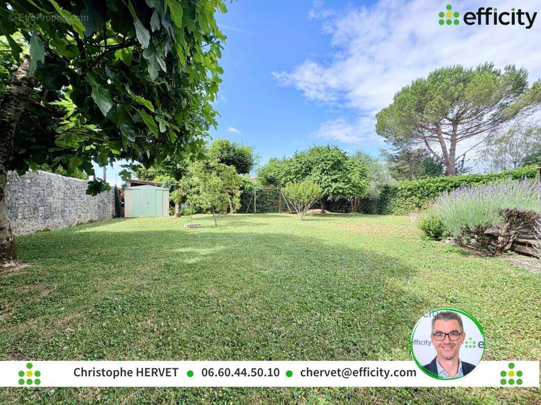 Maison 160 m² à Soyaux  - photo 20