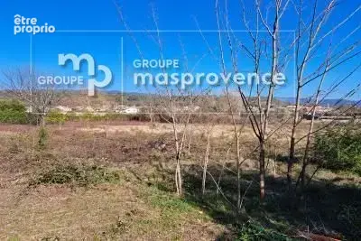 Photo Terrain à Regusse au prix de 115 000€