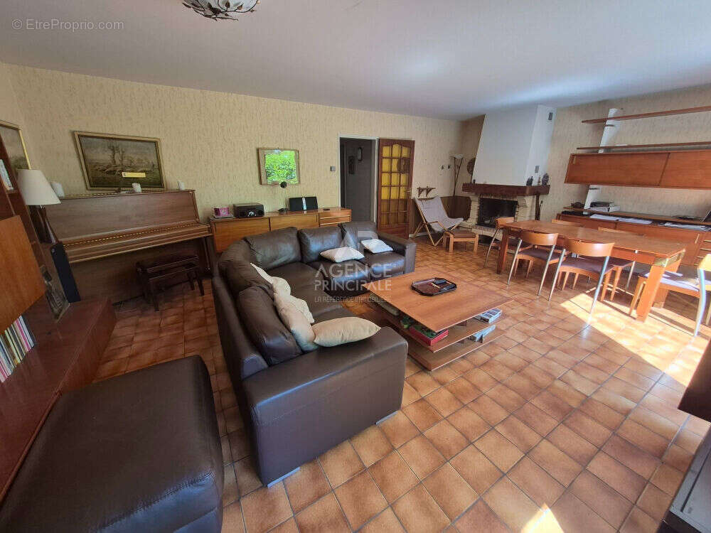 Maison Saint Germain En Laye 7 pièce(s) 140 m2 - photo 3
