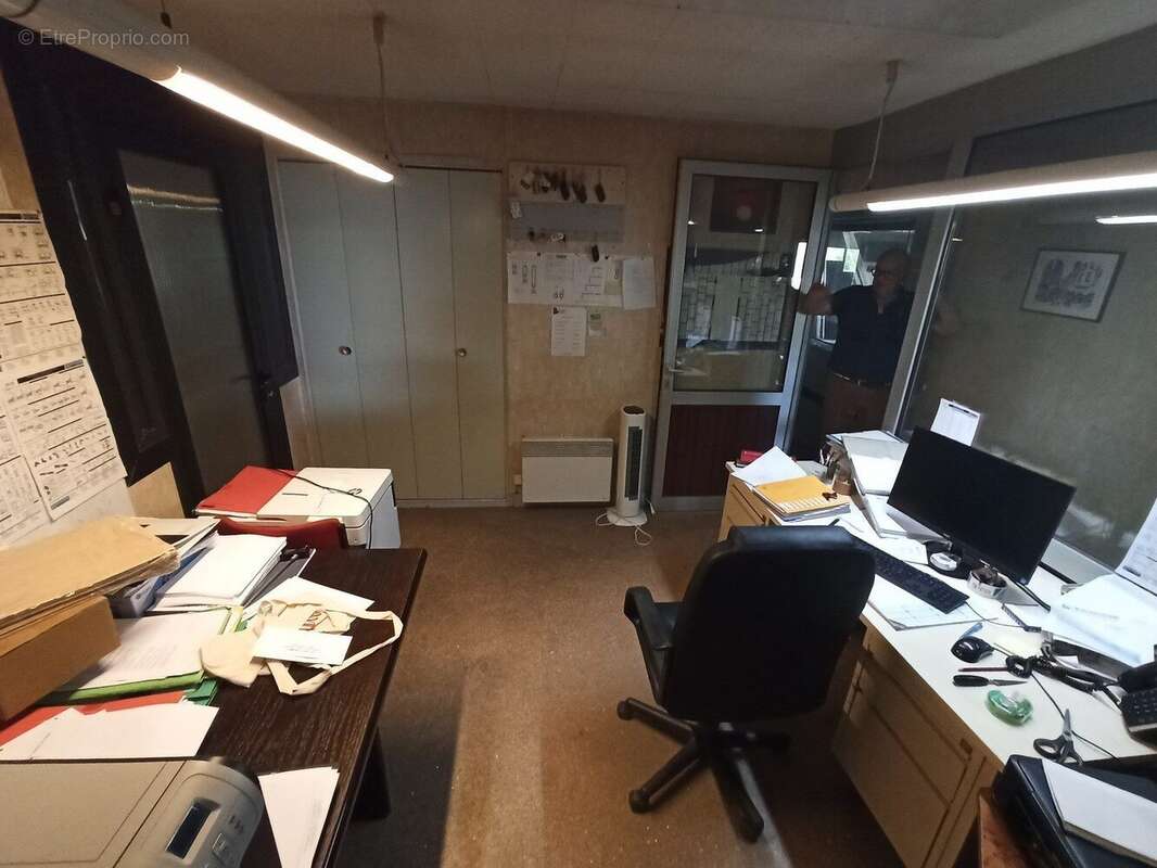 Commerce à AIXE-SUR-VIENNE