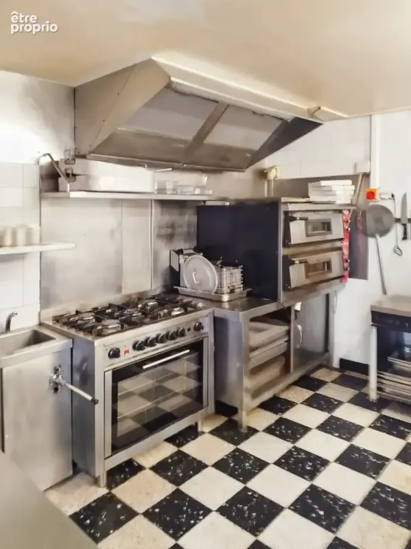 À vendre Restaurant – Etablissement (les murs) – Ain (01) 230 000€ - photo 2
