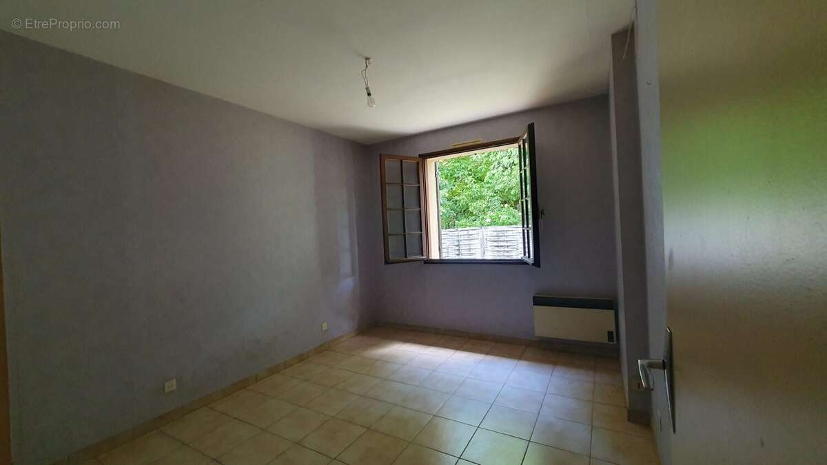 Maison 90 m² à Saint-Seurin-De-Prats  - photo 8