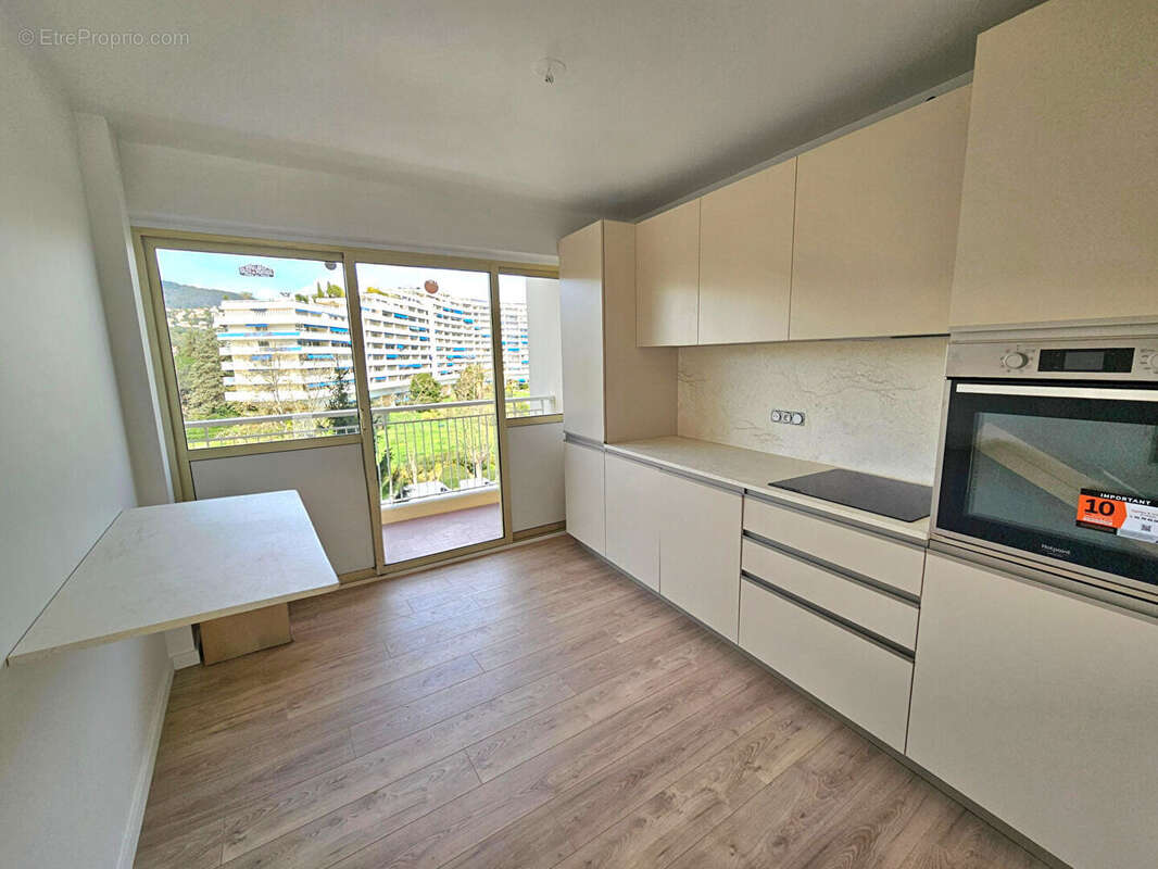 Appartement à MANDELIEU-LA-NAPOULE