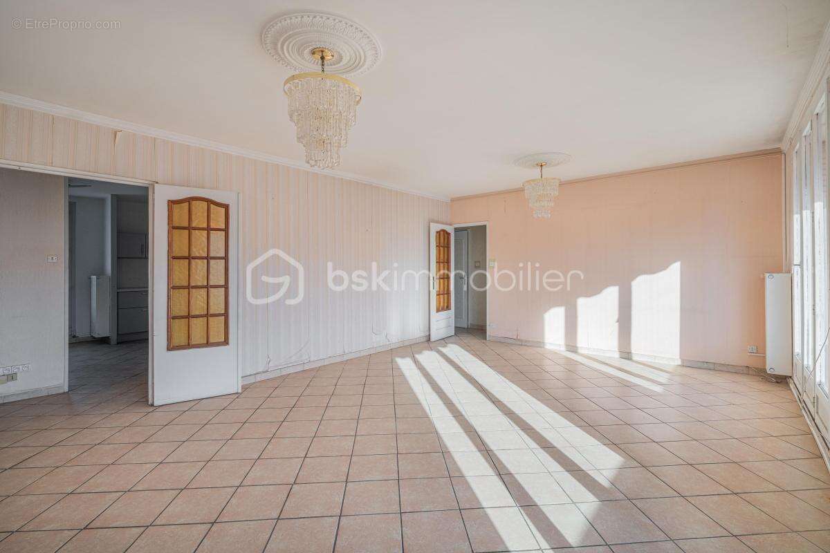 Appartement à LE PONT-DE-CLAIX
