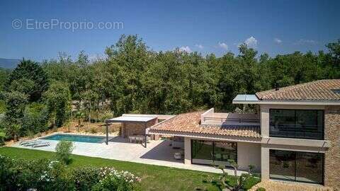 Maison à TOURRETTES