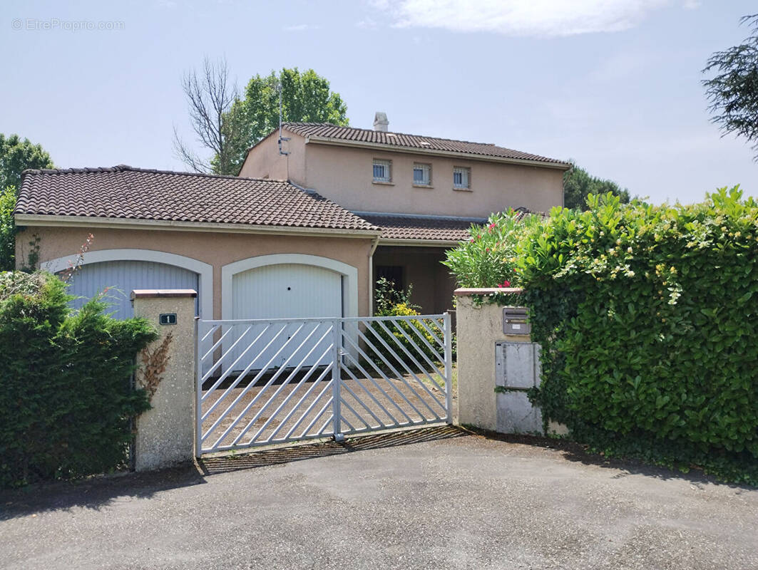 Maison à DONZAC
