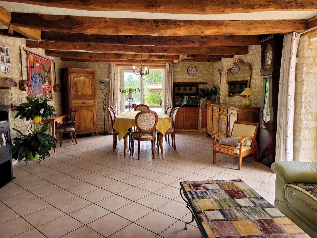 Maison à LABASTIDE-MARNHAC