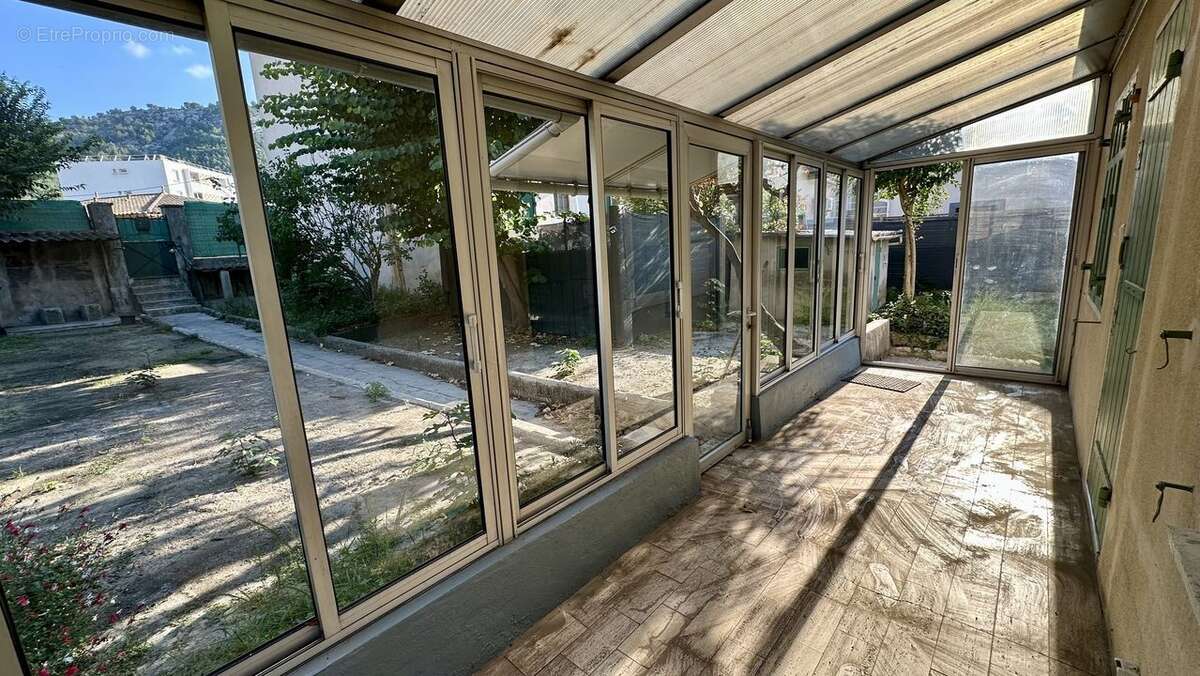 maison type 3 avec jardin ; calme ; proche centre - Maison à LA PENNE-SUR-HUVEAUNE