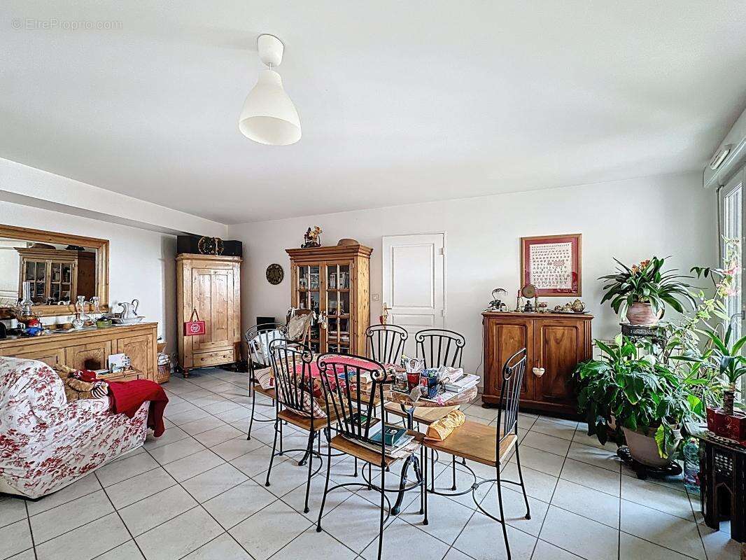 Appartement à CRAPONNE
