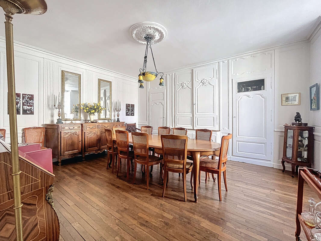 Maison à GRANCEY-LE-CHATEAU-NEUVELLE