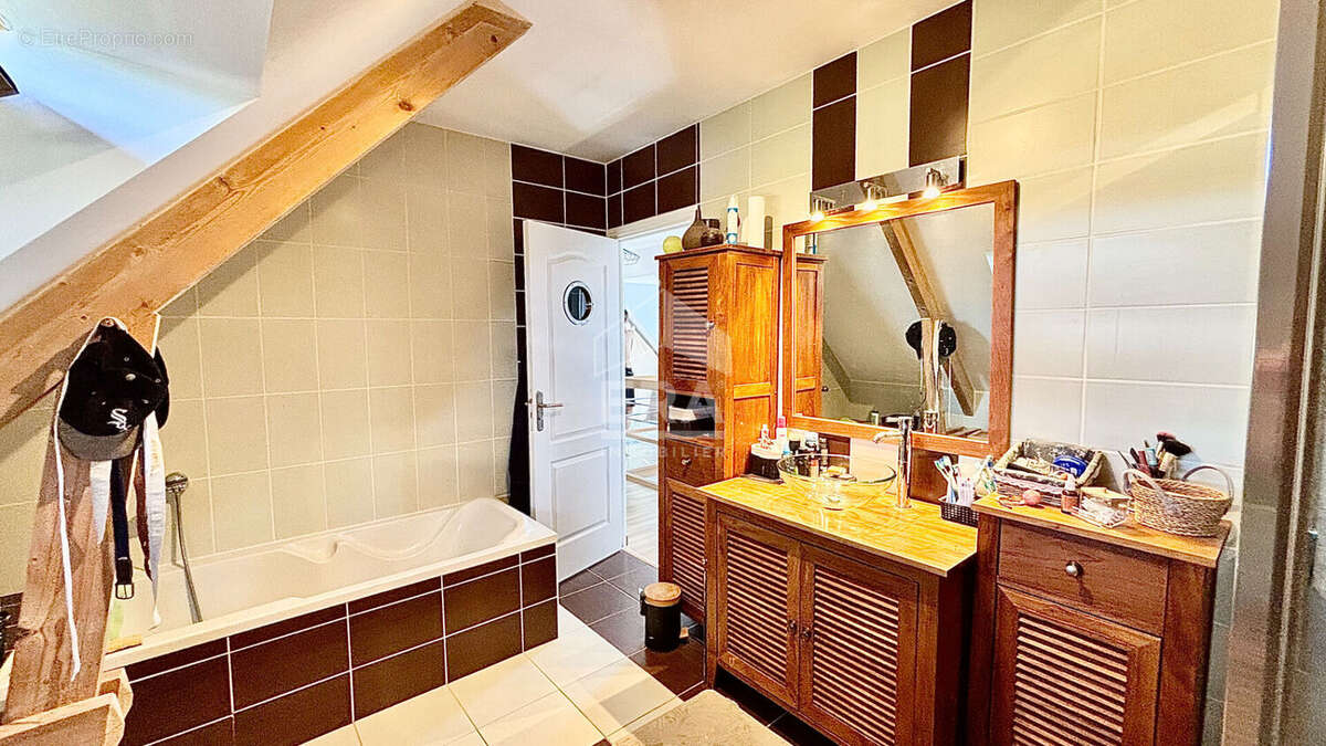 Maison à NUILLE-SUR-VICOIN
