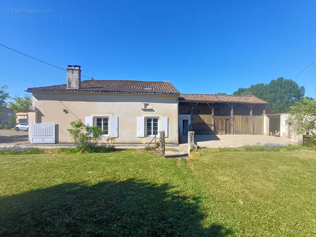 Maison à BAIGNES-SAINTE-RADEGONDE