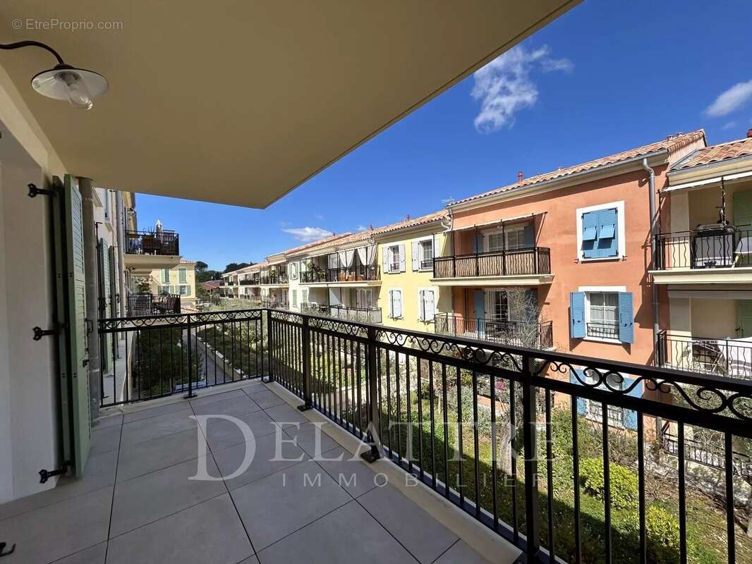 Appartement à ROQUEFORT-LES-PINS