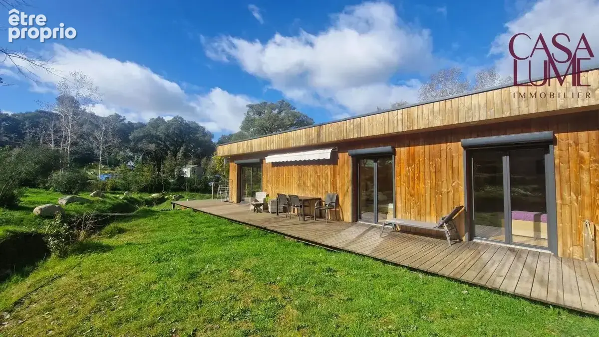 Maison + 2 gîtes et 6300 m² de terrain - photo 2