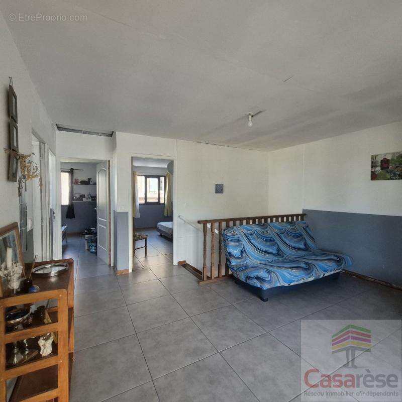 Maison 123 m² à Le Tampon  - photo 8