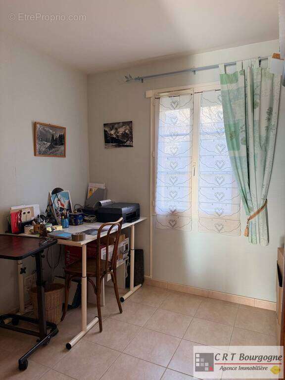 Maison à VILLIERS-SAINT-BENOIT