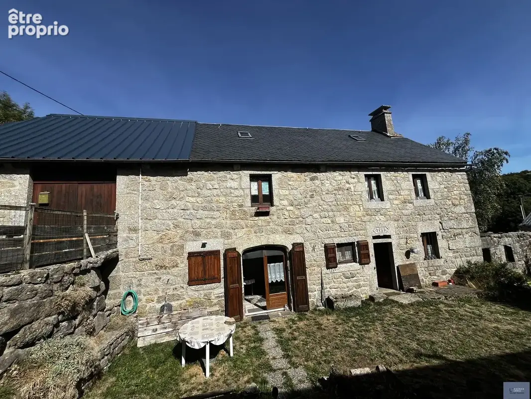Photo Maison à Saint-Laurent-De-Veyres au prix de 155 000€