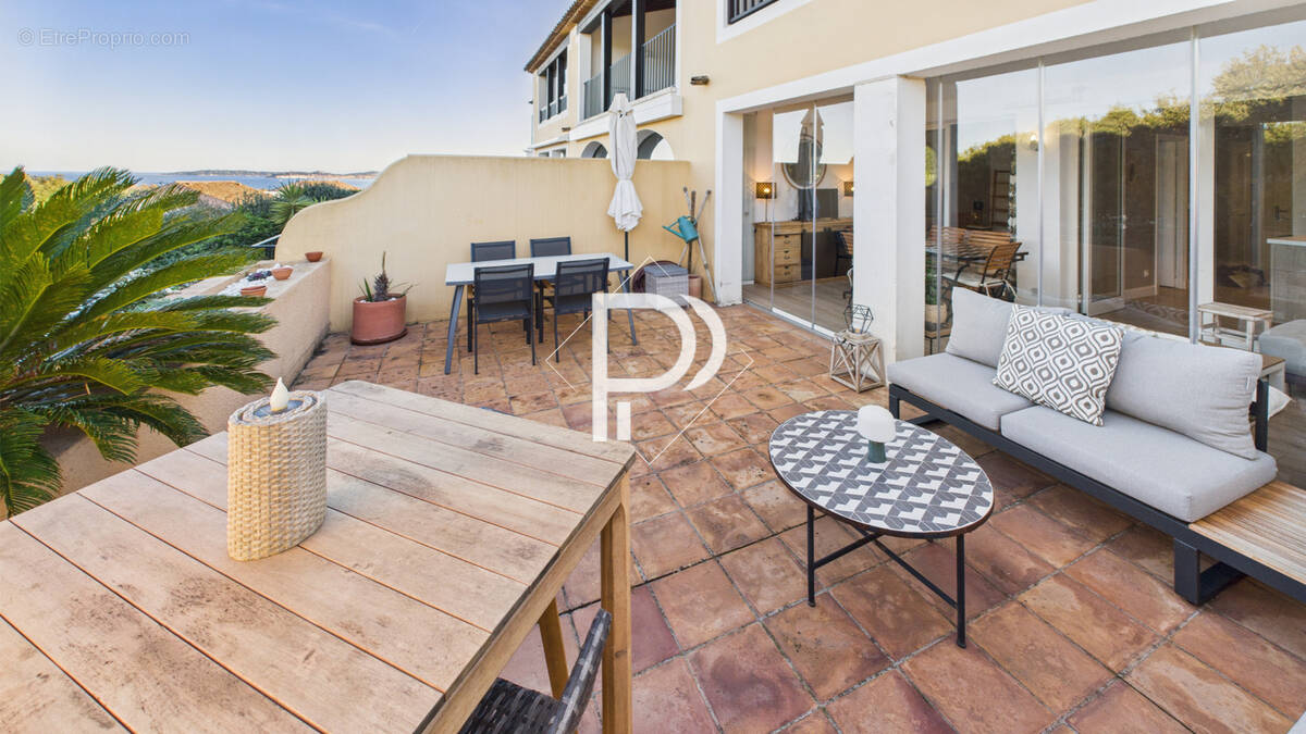 Appartement à GRIMAUD