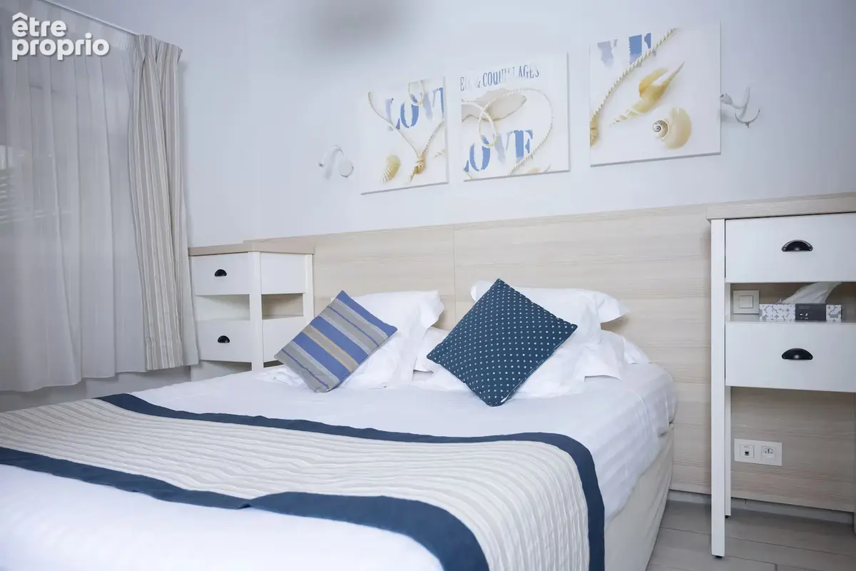 Appart Hôtel La Ciotat 14  PIECES DONT 12 APPART  470 mur et fond - photo 4