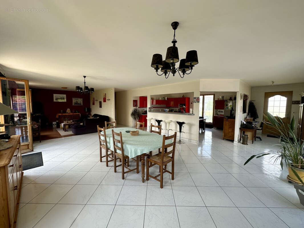 Maison à NOTRE-DAME-D'ALIERMONT