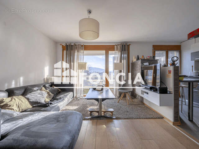 Appartement à POISY