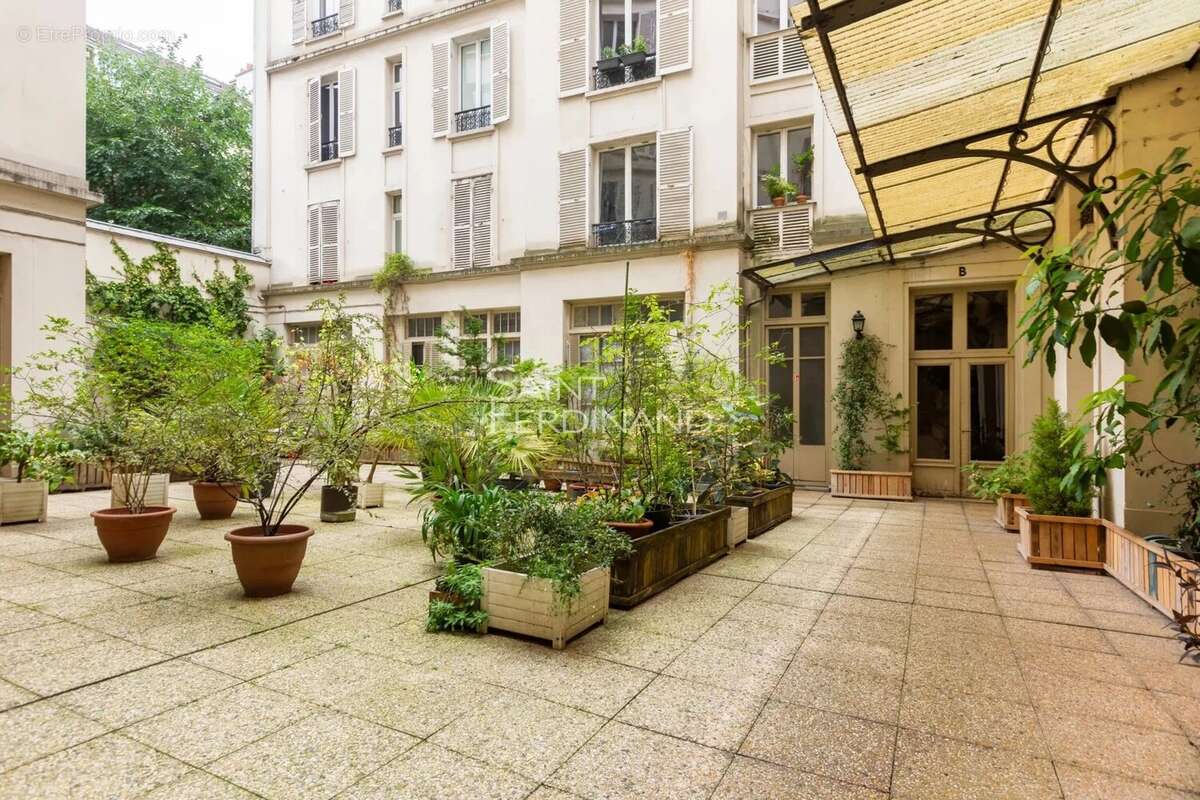 Appartement à PARIS-18E