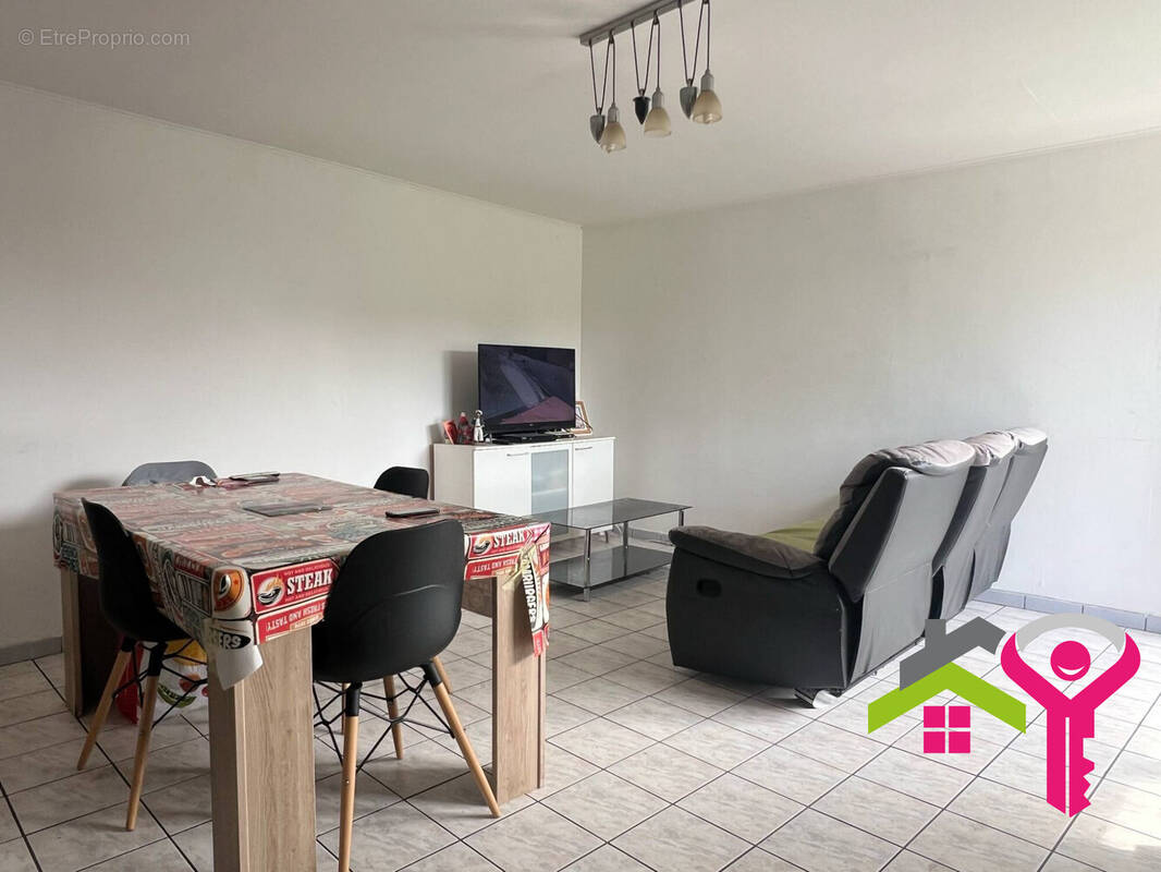 Appartement à DOUCHY-LES-MINES