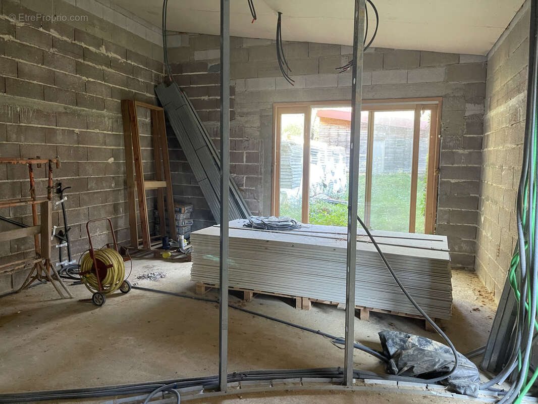 Maison à ORADOUR-SUR-VAYRES