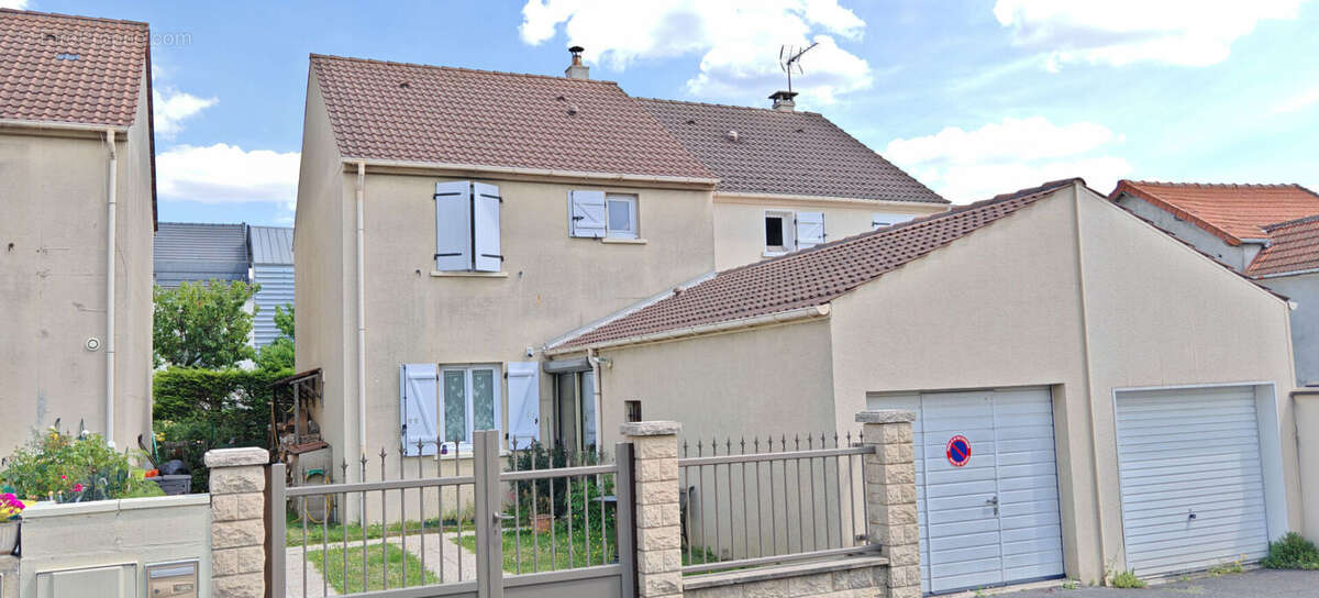 Maison à COURTRY