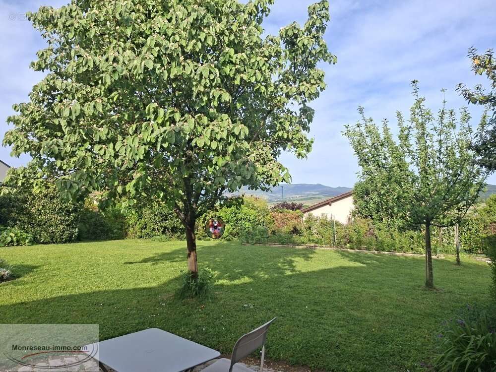 Maison à LA ROCHE-VINEUSE