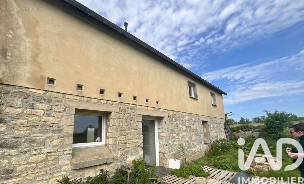 Maison 357 m² à Saint-Andre-De-Bohon  - photo 2