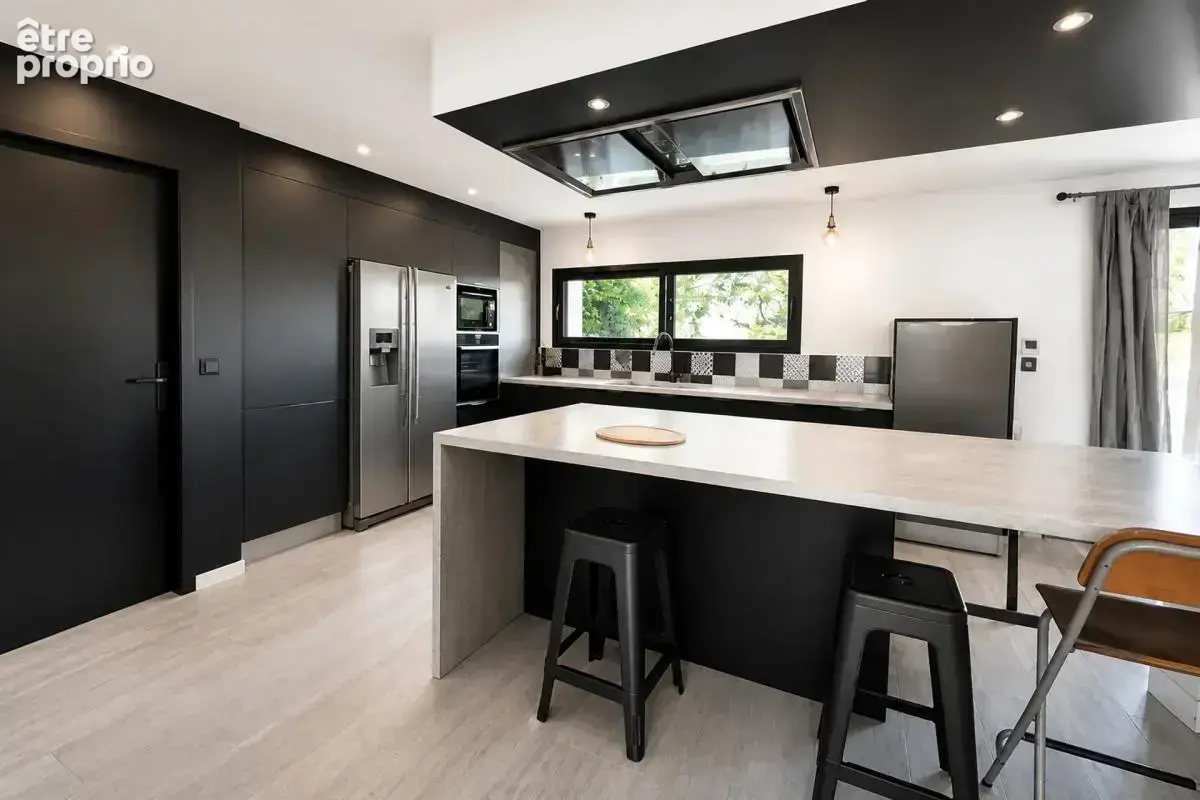 Maison contemporaine de 254 m² sur 6 000 m² de terrain - photo 5