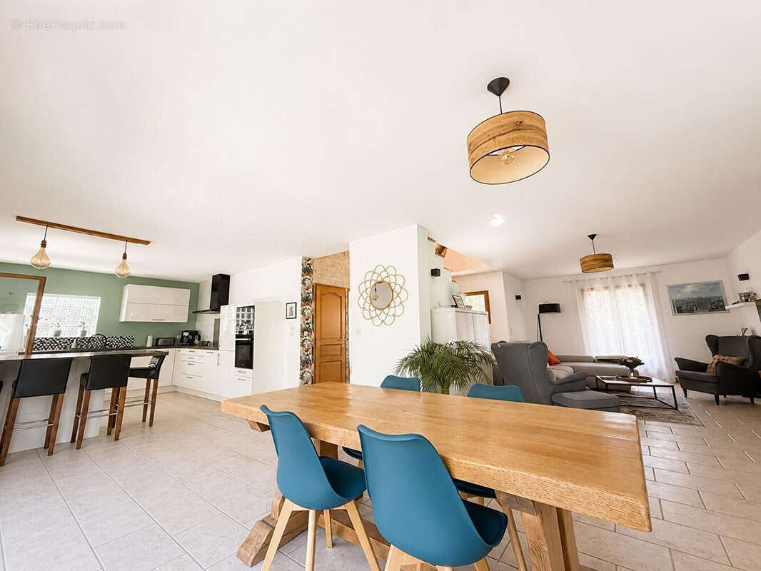 Maison Familiale de 164 m2 à Condé en plein coeur de la nature - photo 6