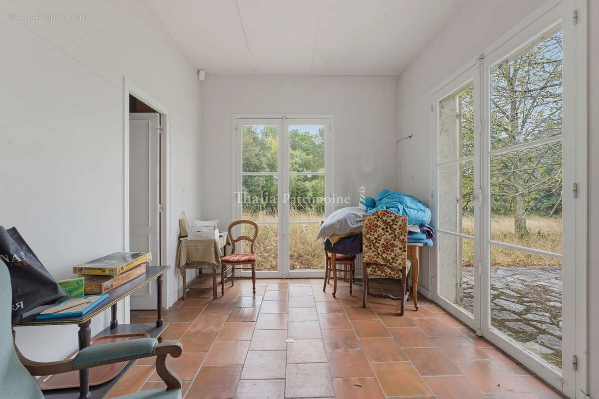 Propriété de 235 m2 avec plus de 5 000 m2 de terrain à Cambes - photo 7
