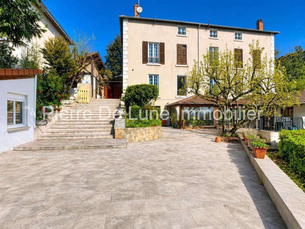 Maison à CALUIRE-ET-CUIRE