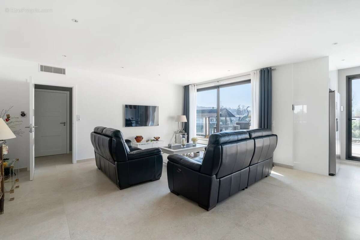 Appartement à SAINT-MAUR-DES-FOSSES