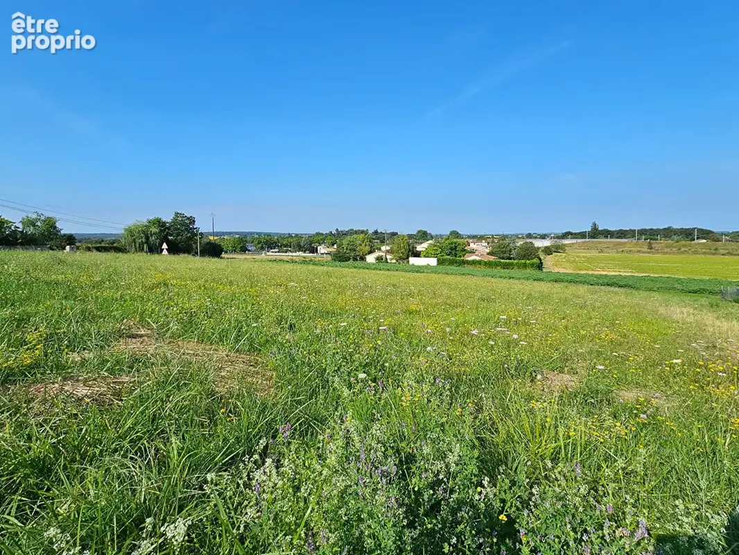 Terrain à LA COURONNE