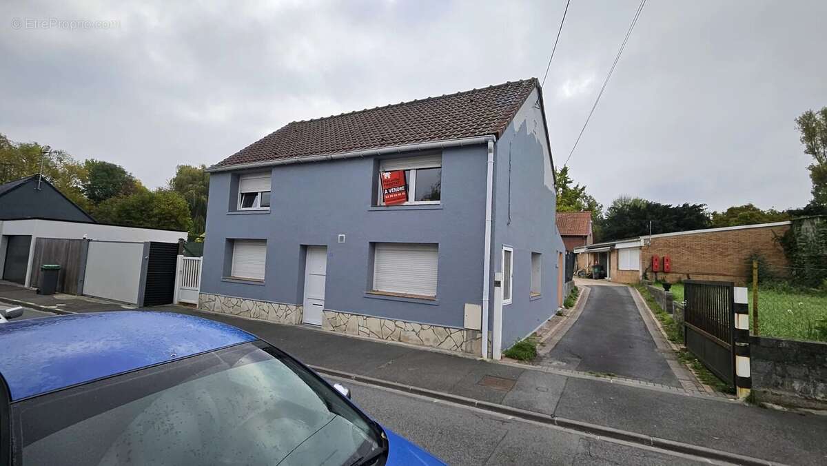 Maison à NEUVILLE-EN-FERRAIN