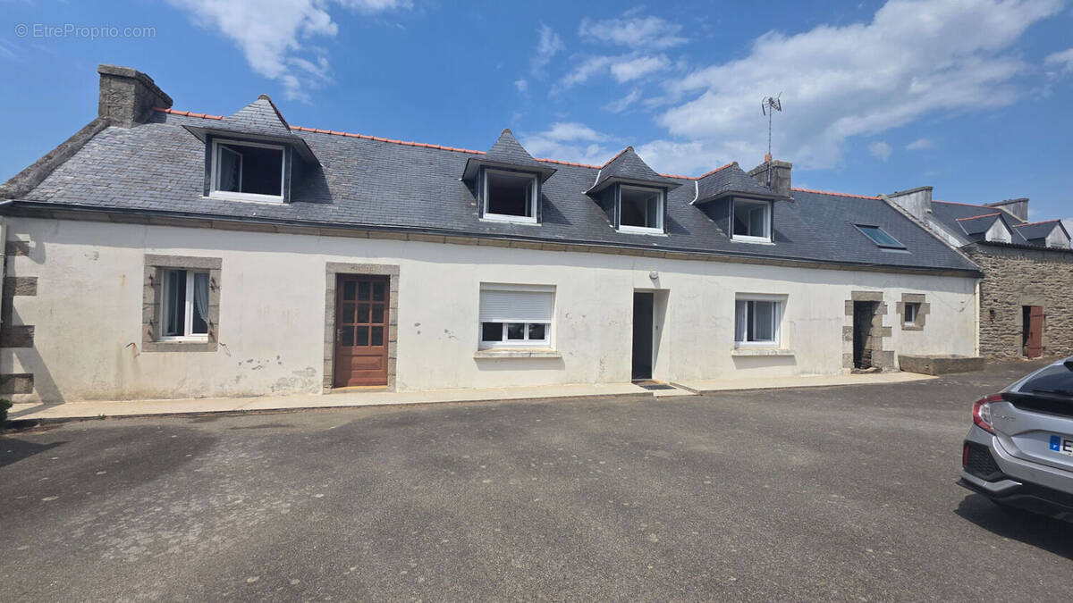Maison à PEUMERIT