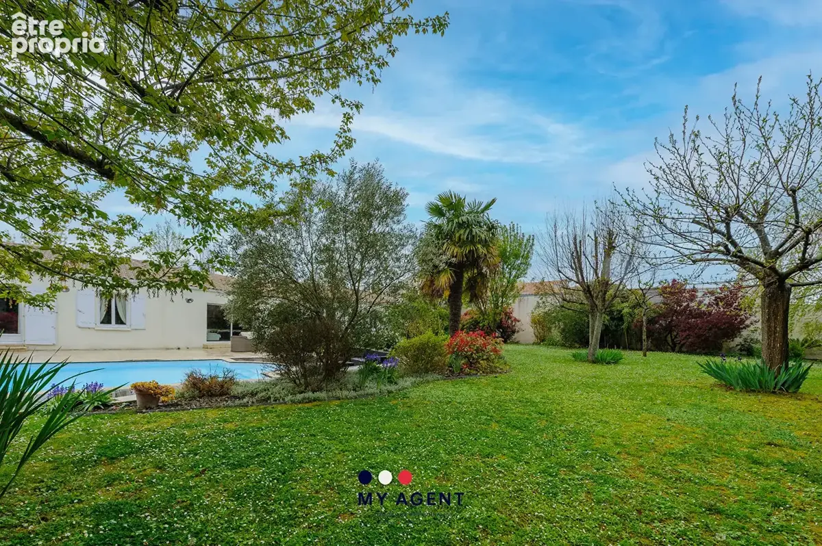 Plain-pied 214 m² avec piscine, 1 250 m² de terrain, limite La Rochelle - photo 4