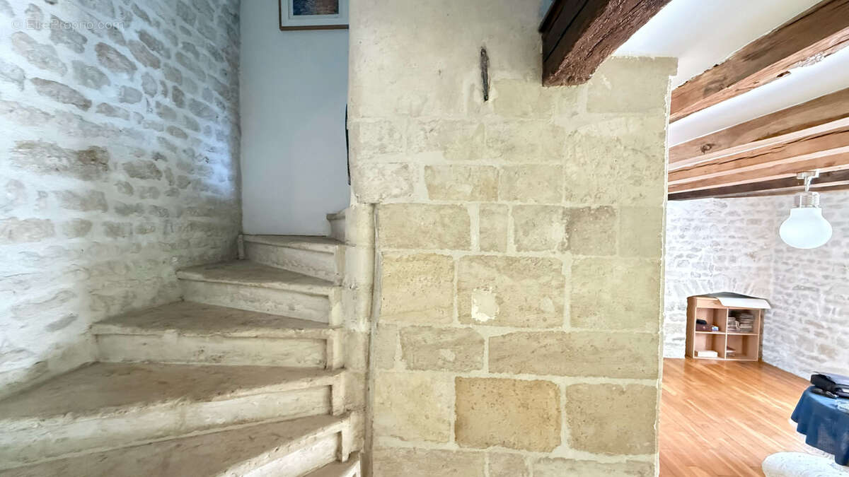 Maison à VOUILLE