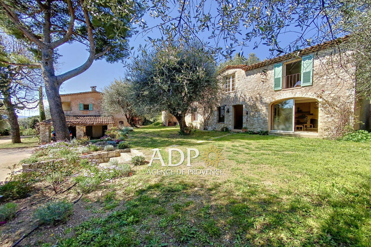 Maison 255 m² à Grasse  - photo 4