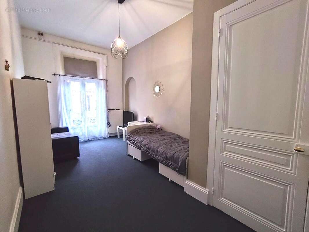 Appartement à LE CHAMBON-FEUGEROLLES