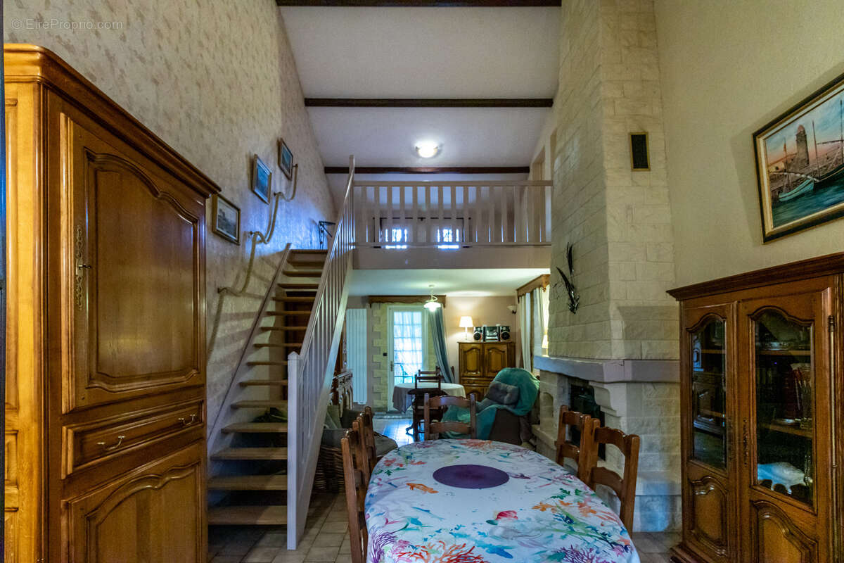 Maison à LA CHAPELLE-DES-POTS