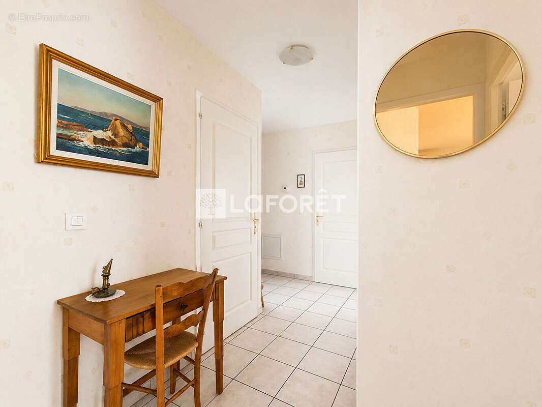 Challes-les-Eaux - Appartement T4 avec garage double, ascenseur et toutes commodités à pied - photo 7